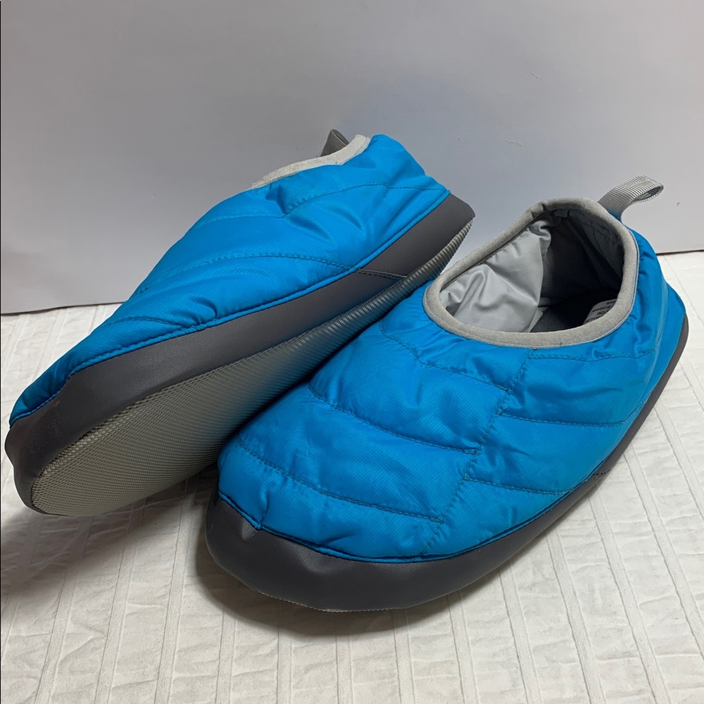 XS Adult Unisex MEC Hut Slippers by Mountain Equipment Co-op